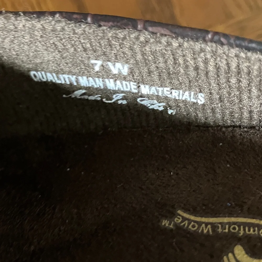 Easy Street Comfort Waves Shoes - Picture 7 of 7
